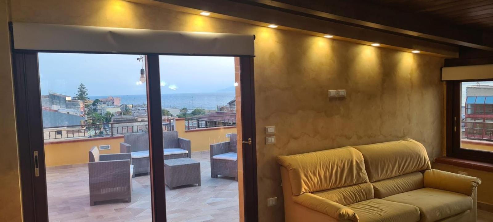 B&B Around The World Villa San Giovanni Eksteriør bilde